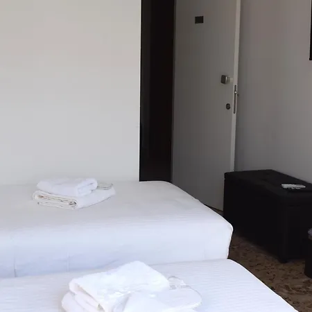 Twin Beds By Kentrikon 1924 Hotel, Old Town Apartament