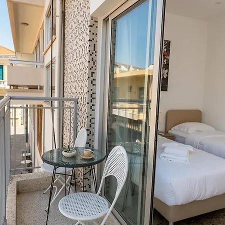 Appartement With Balcony And Breakfast By Kentrikon In Old Town Paphos