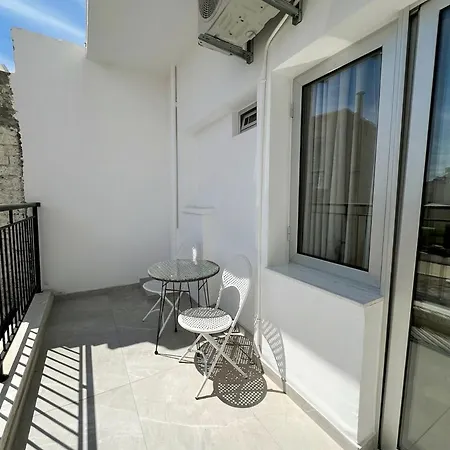 Appartement With Balcony And Breakfast By Kentrikon In Old Town